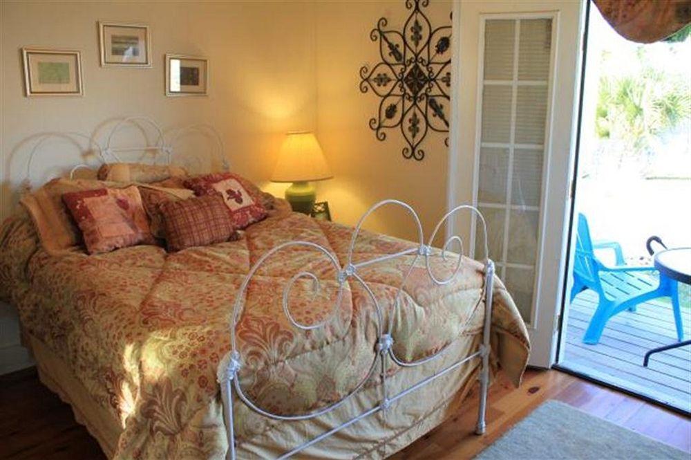 Carroll House Bed & Breakfast Bay St. Louis Exterior photo